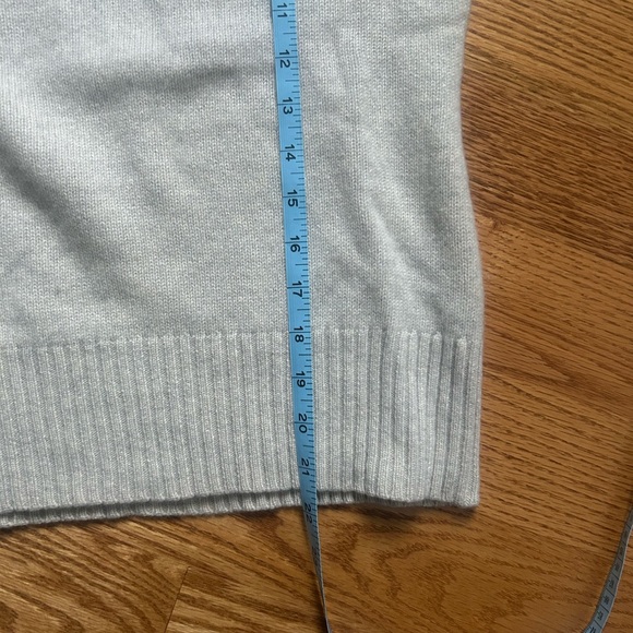 Lord & Taylor Cashmere Turtleneck Sweater - Picture 4 of 4